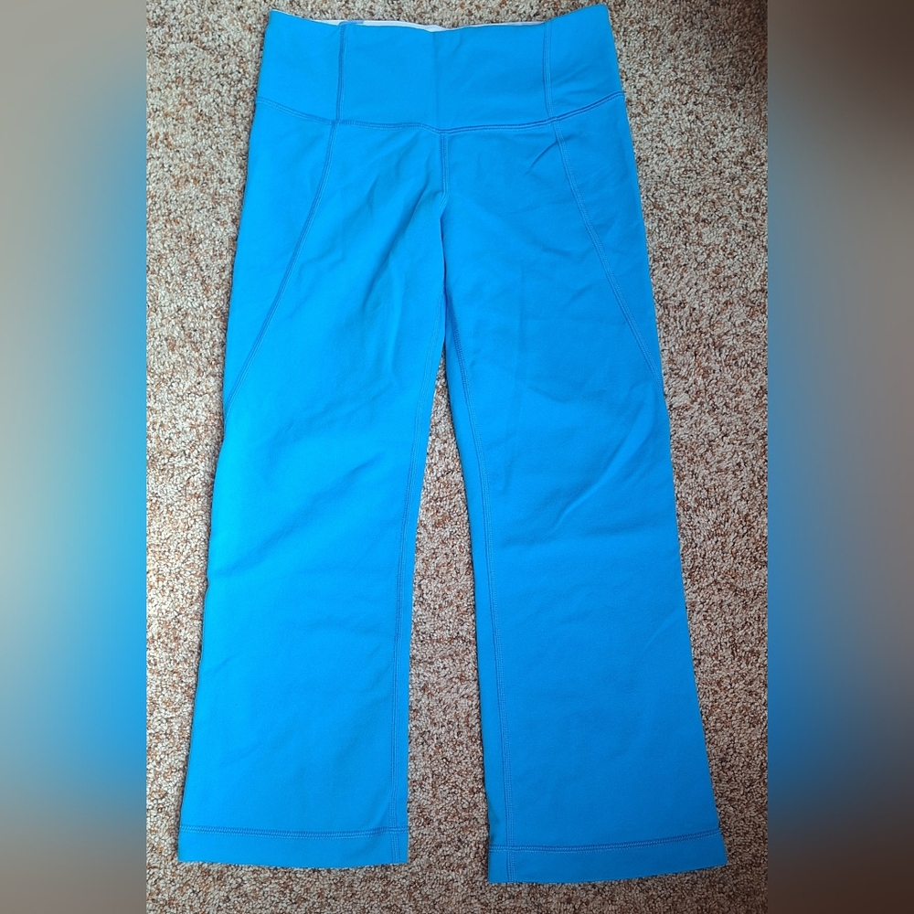 Vibrant Teal Lululemon Size 2 Capris